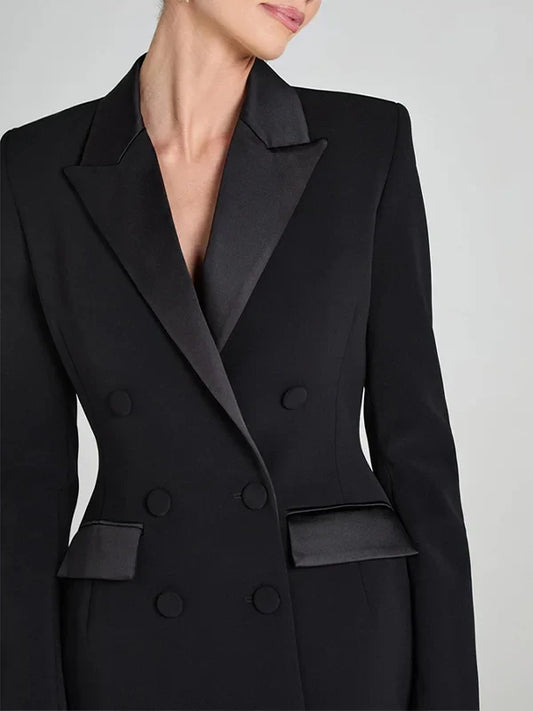 Sofía | Blazer reversible de satén negro con doble fila de botones