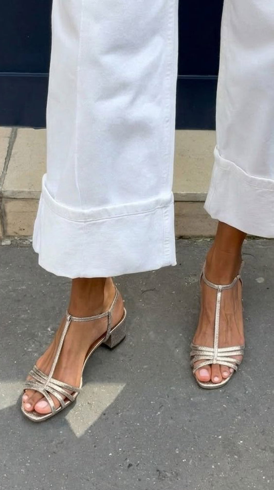 Alba | Sandalias doradas: elegancia para el día a día